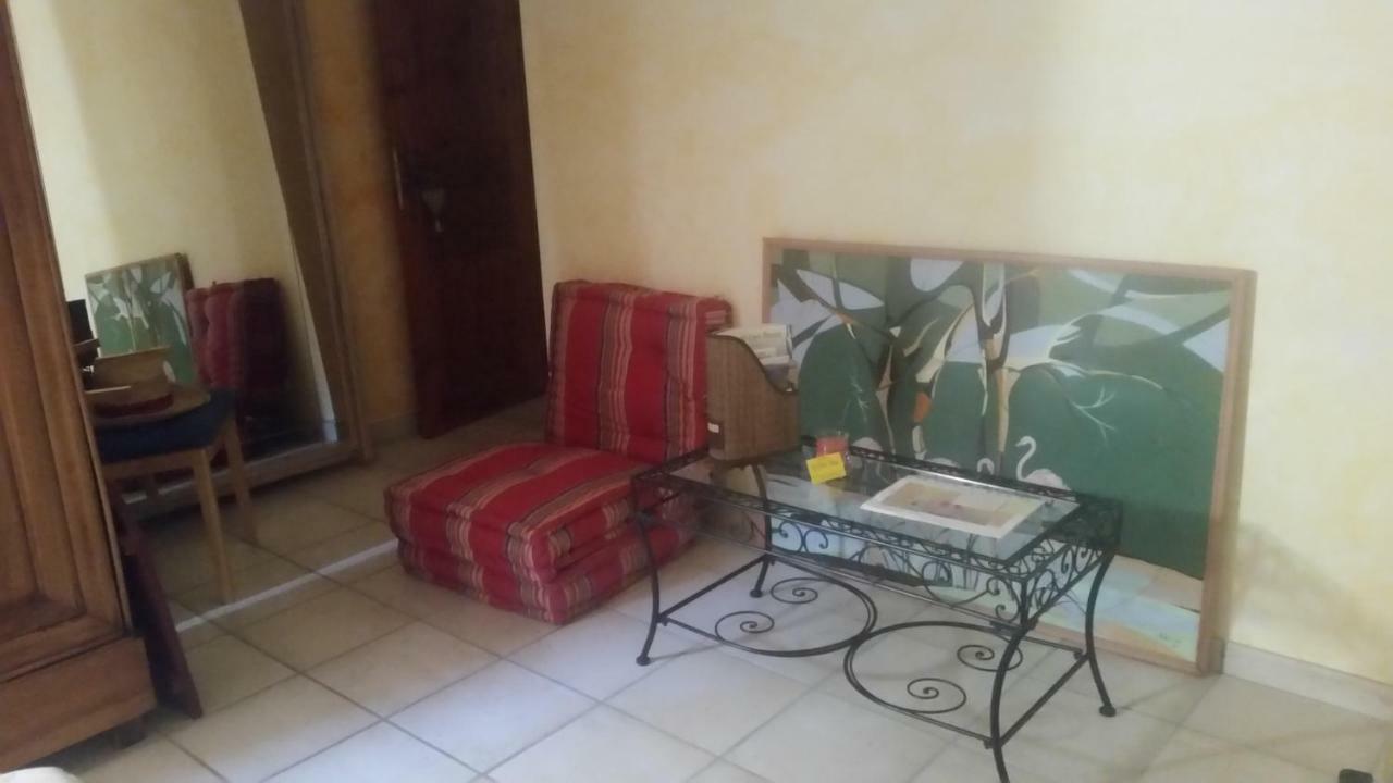 Bienvenue Apartamento Le Revest-le-Eaux Exterior foto